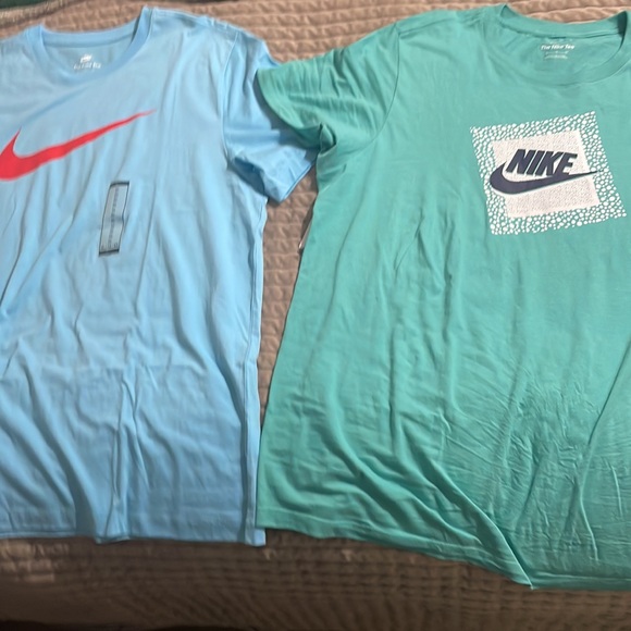 A bundle of two new Nike T-shirt’s - Picture 5 of 5